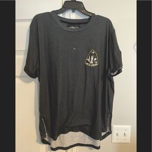 EUC BROOKLYN SIDE ZIP SHIRT